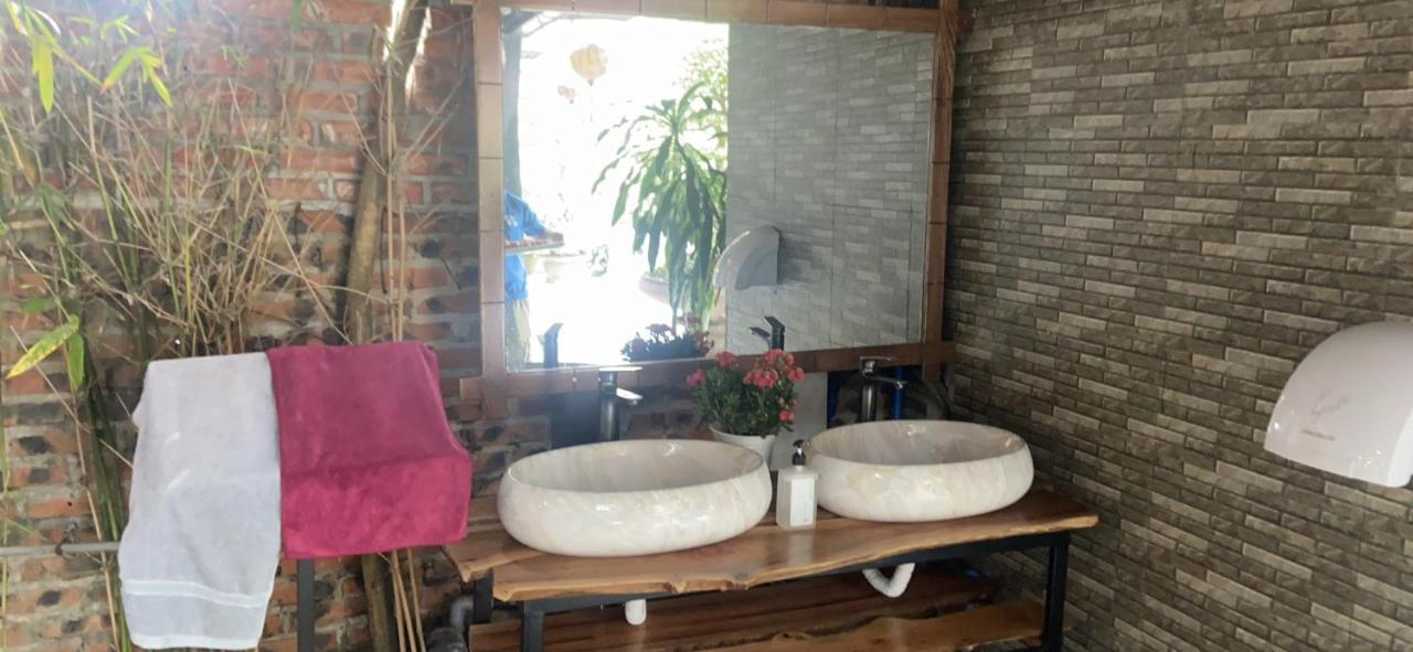 Camellia Eco Home &Tra My Restaurant Ниньбинь Экстерьер фото